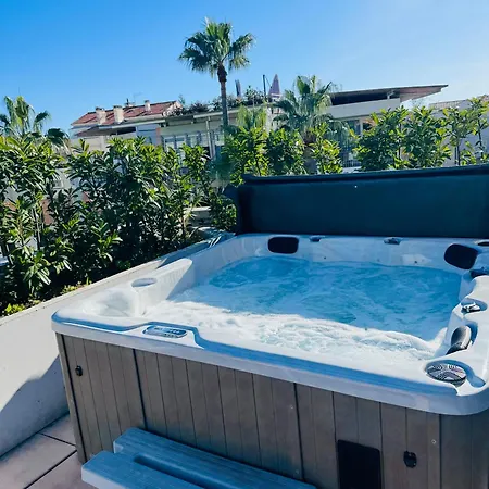Penthouse - Jacuzzi - Terrace - Parking - 2 Pools Apartment Antibes