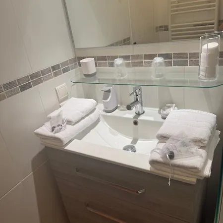 Penthouse - Jacuzzi - Terrace - Parking - 2 Pools *